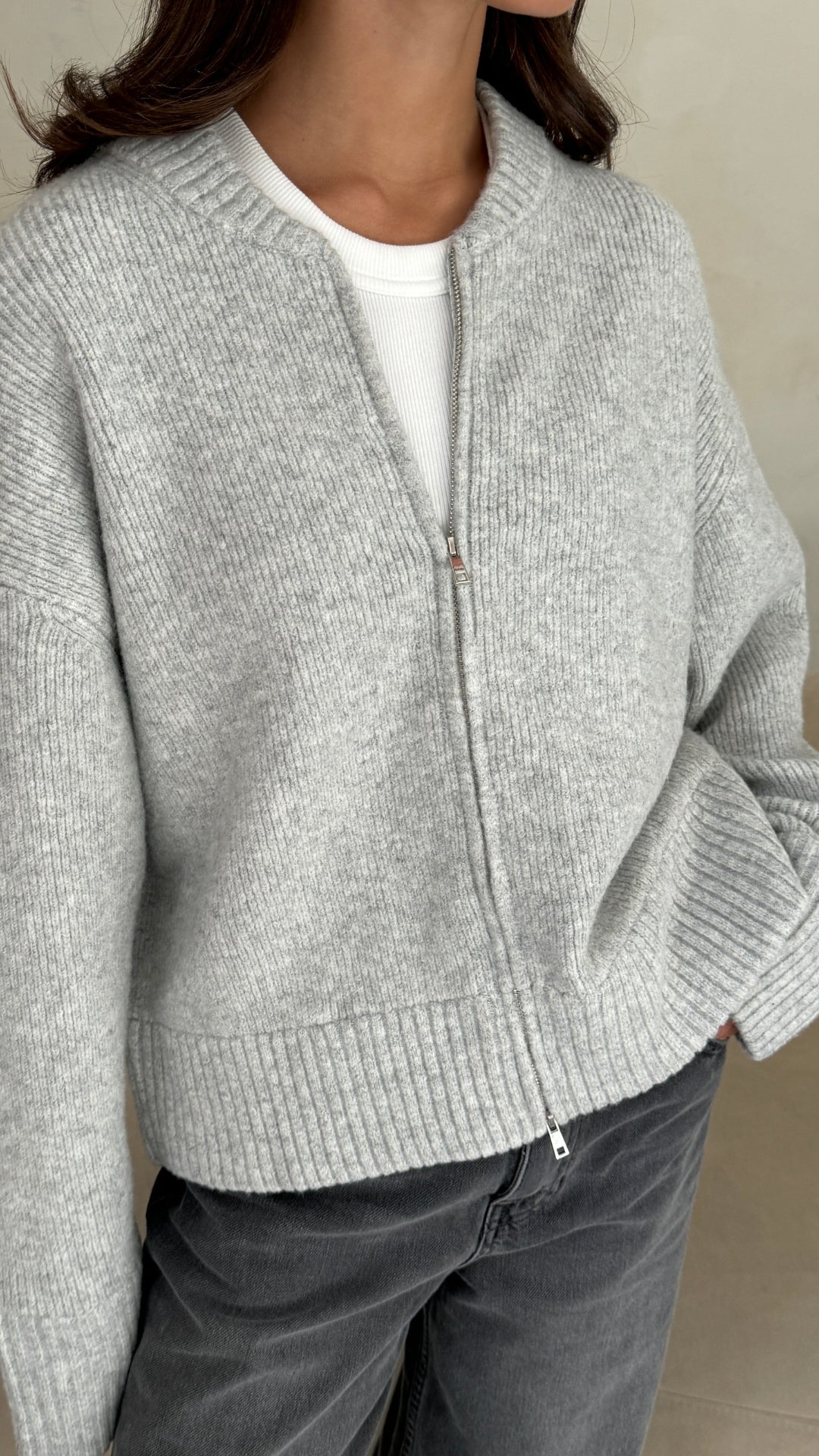 Charli – Zoe cardi in silver close up