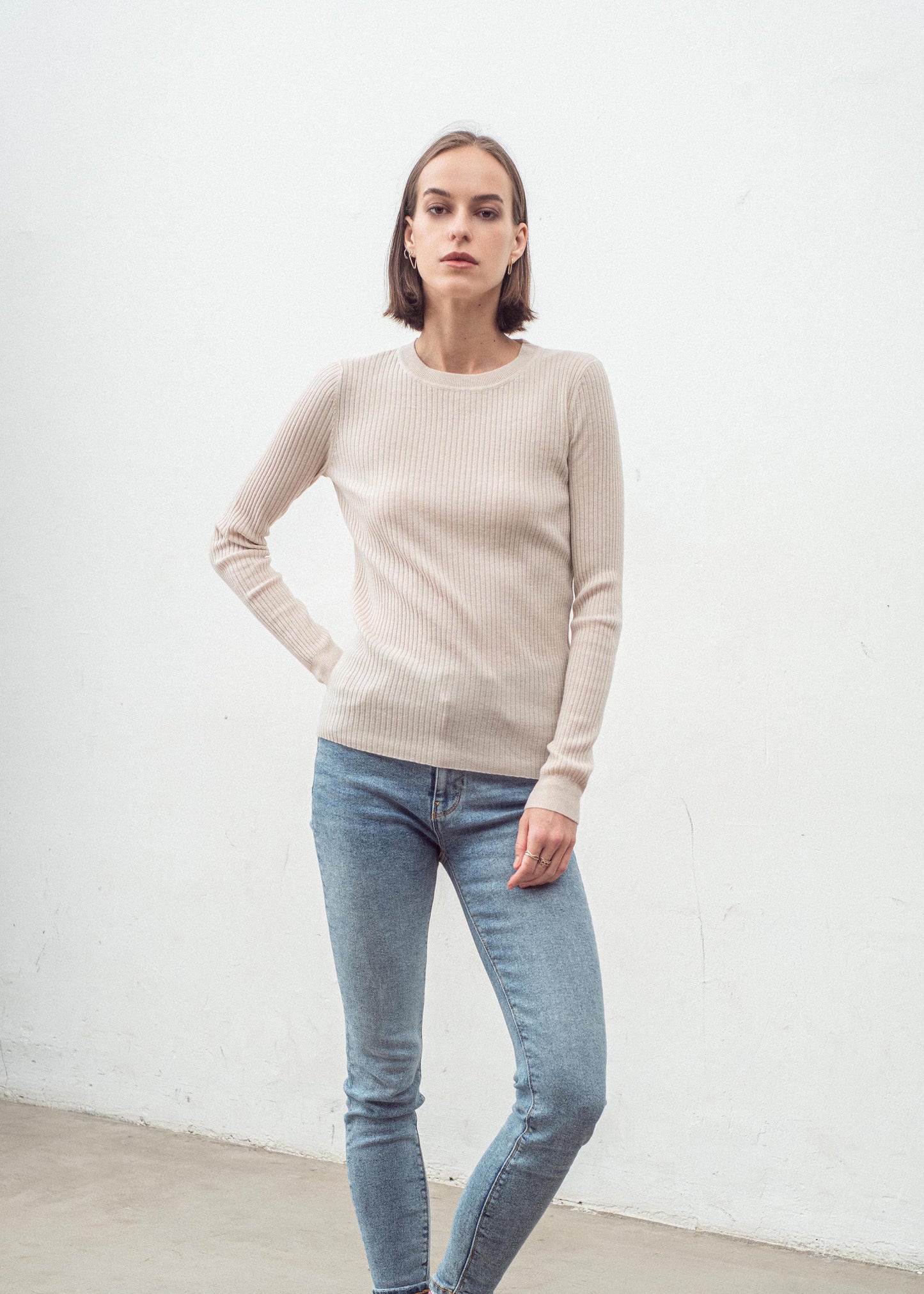 N.31 Cashmere Blend Skinny Rib Crew Long Sleeve – Light Shell