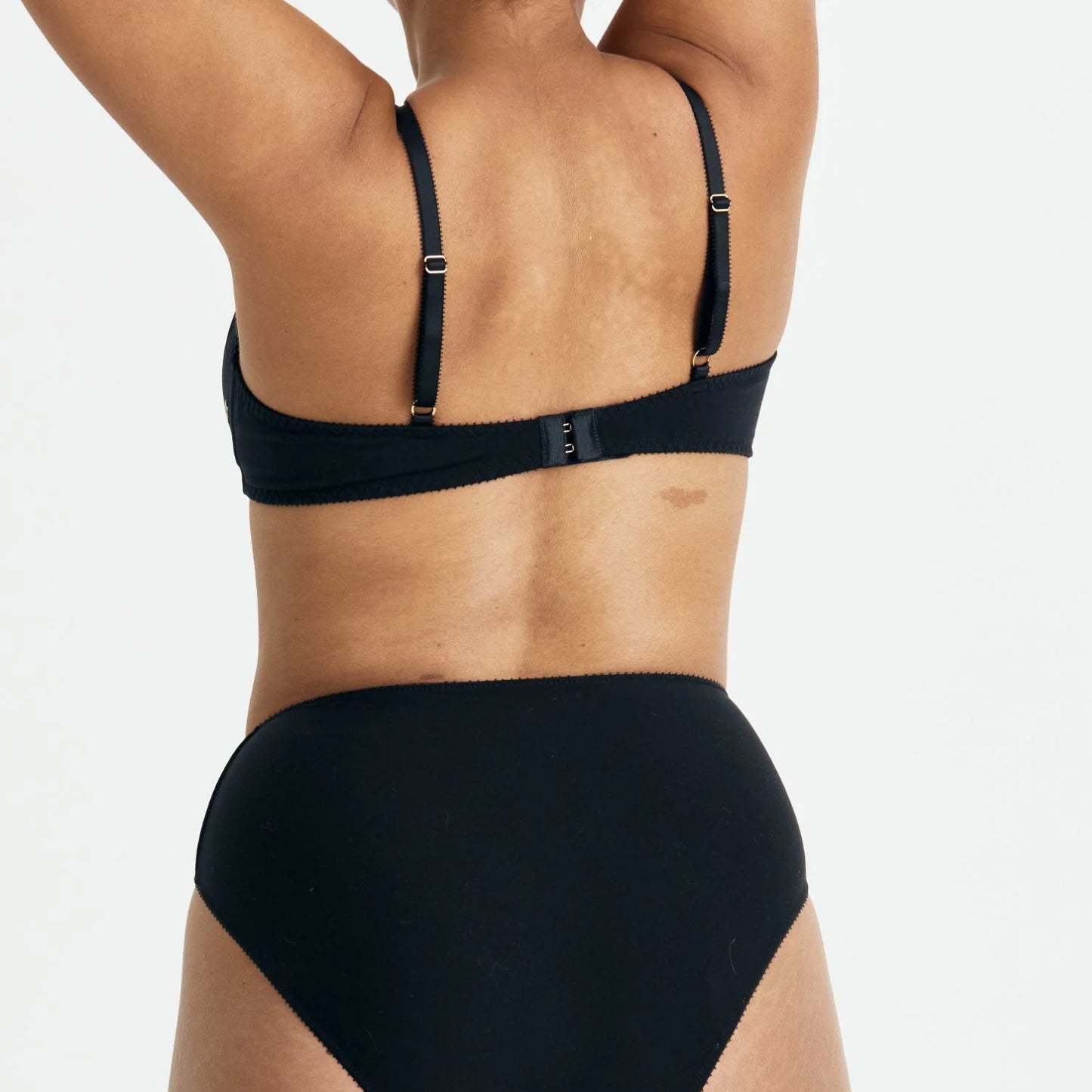 Videris Angela bra in shield blossom back shot
