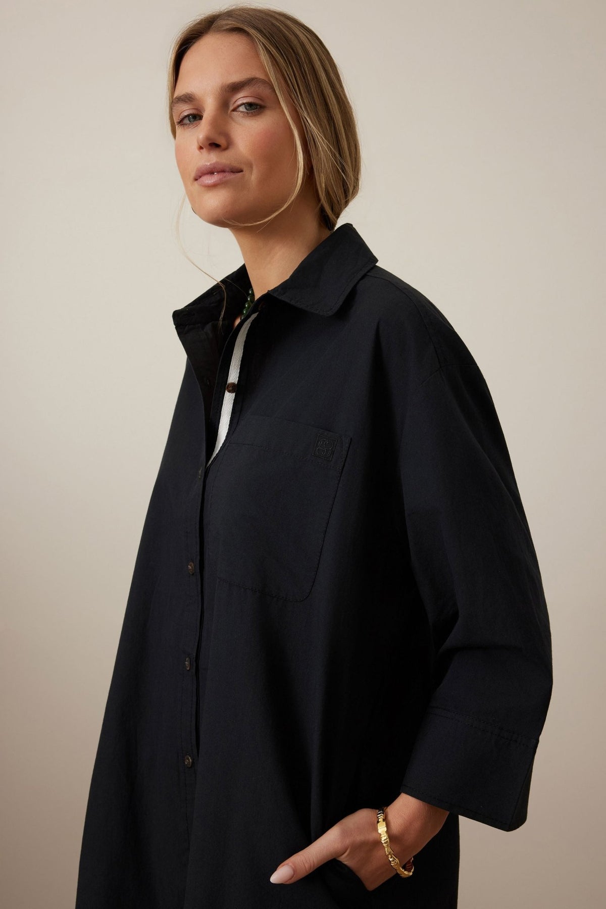 Ceres Life Anna Shirt Dress close up hand in pocket