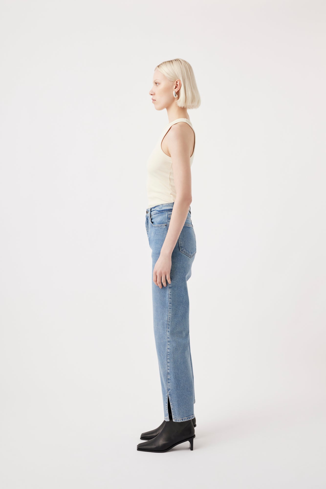 Outland Denim Zoe high split jeans in unity side shot 2