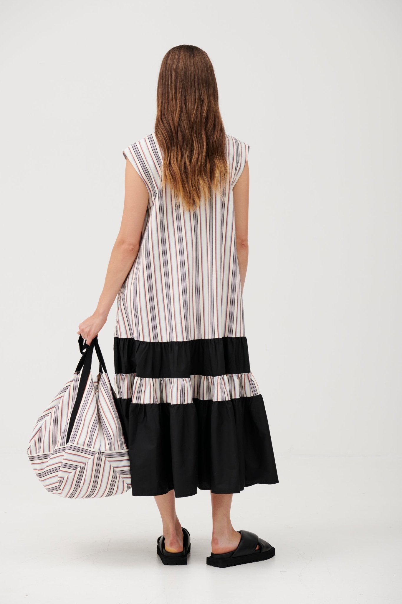 Cuspi stripe tote bag with model back shot