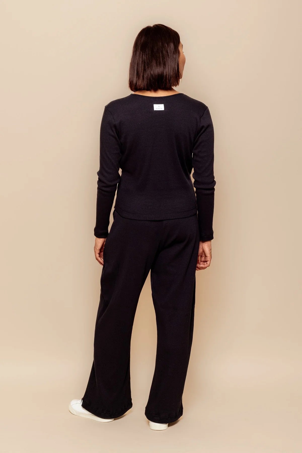 DK Active premonition pant black back