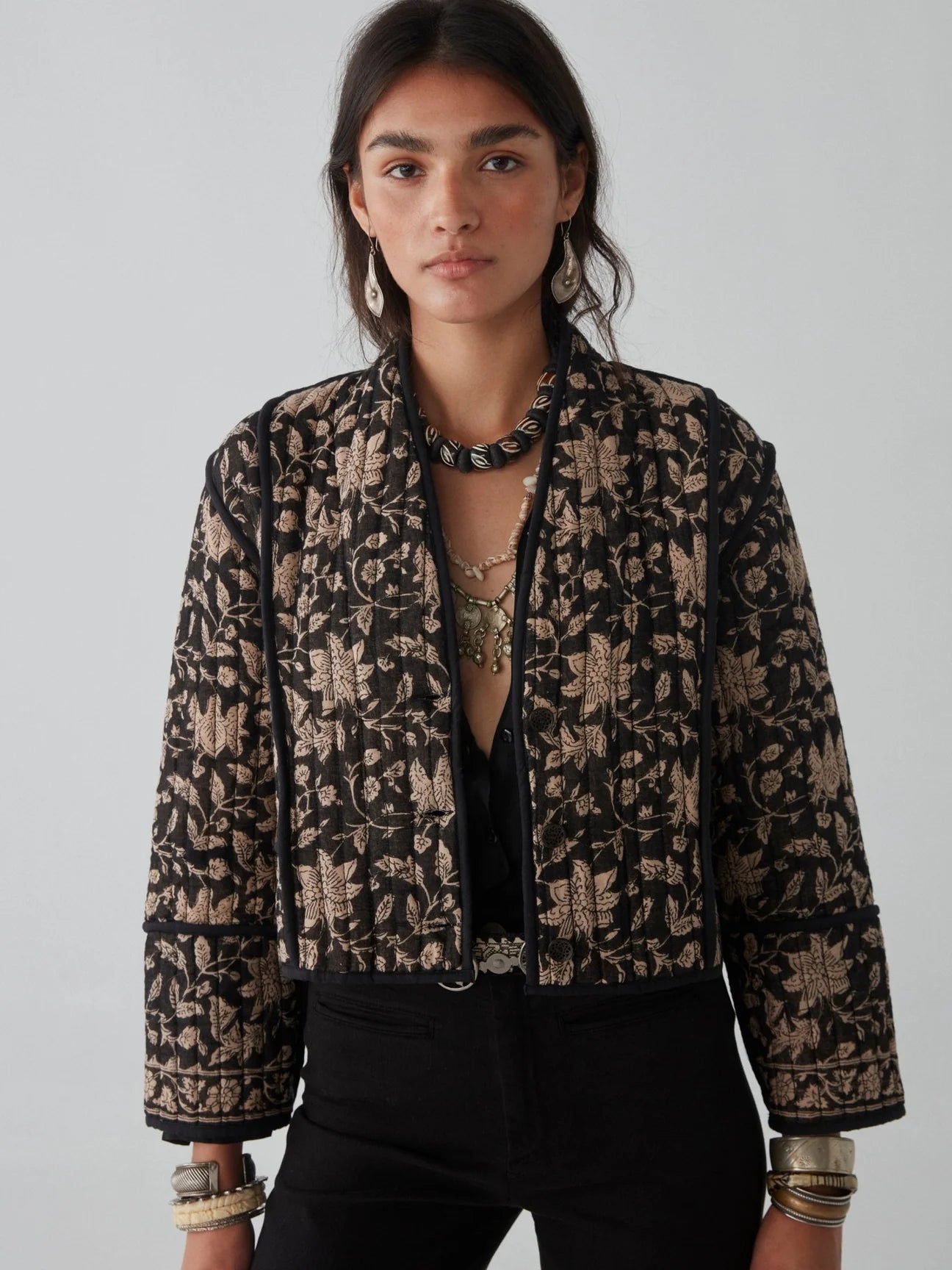 Maison Hotel Dali jacket front on