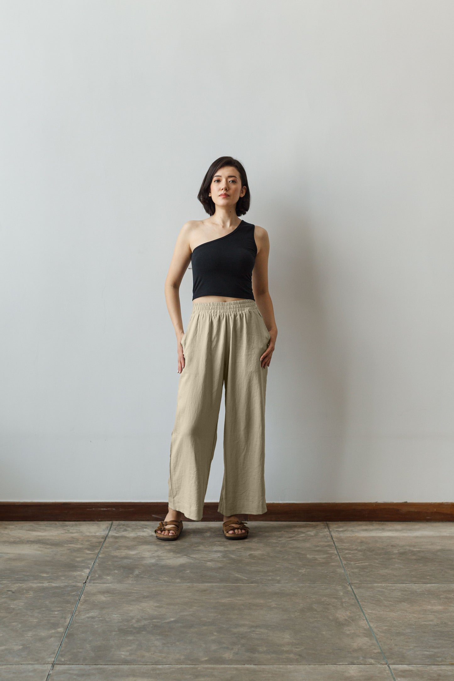 Dorsu wide leg linen pants in stone image 2