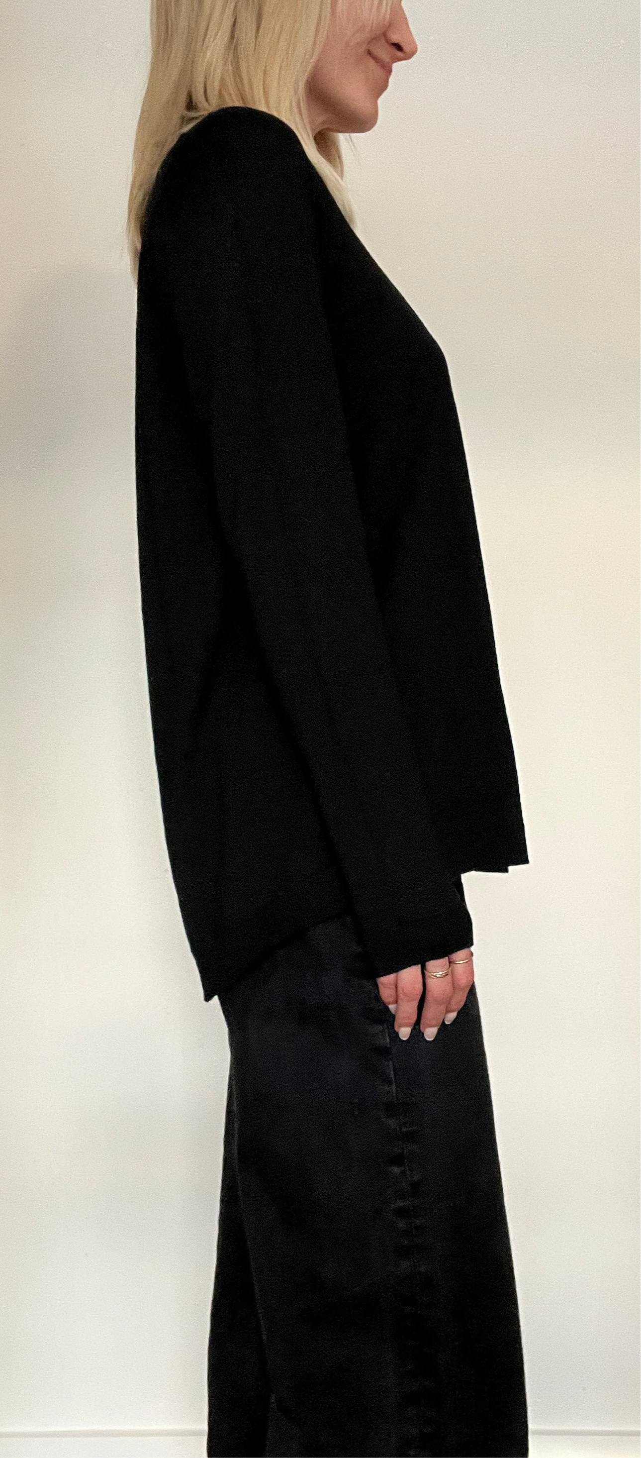 Merino Swing Sweater – Black