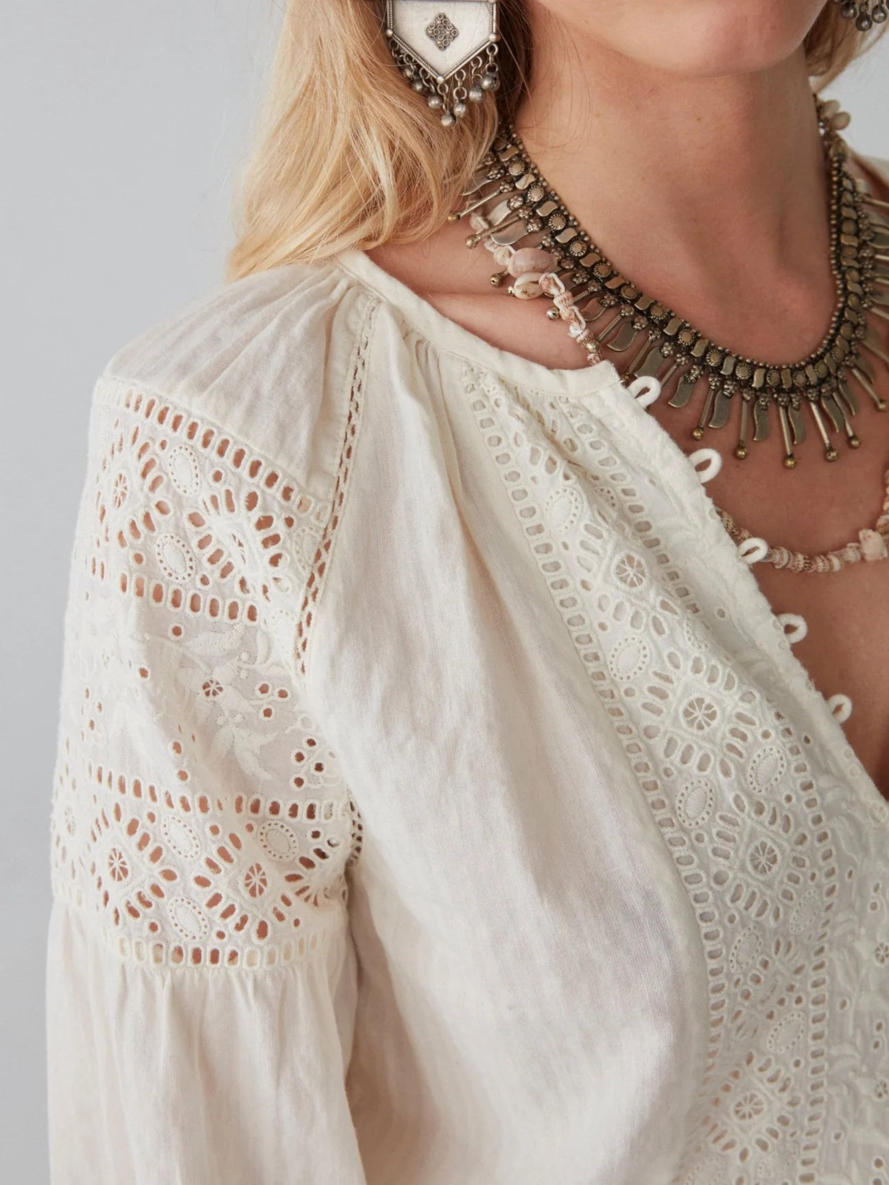 Maison Hotel Josephine Blouse close up