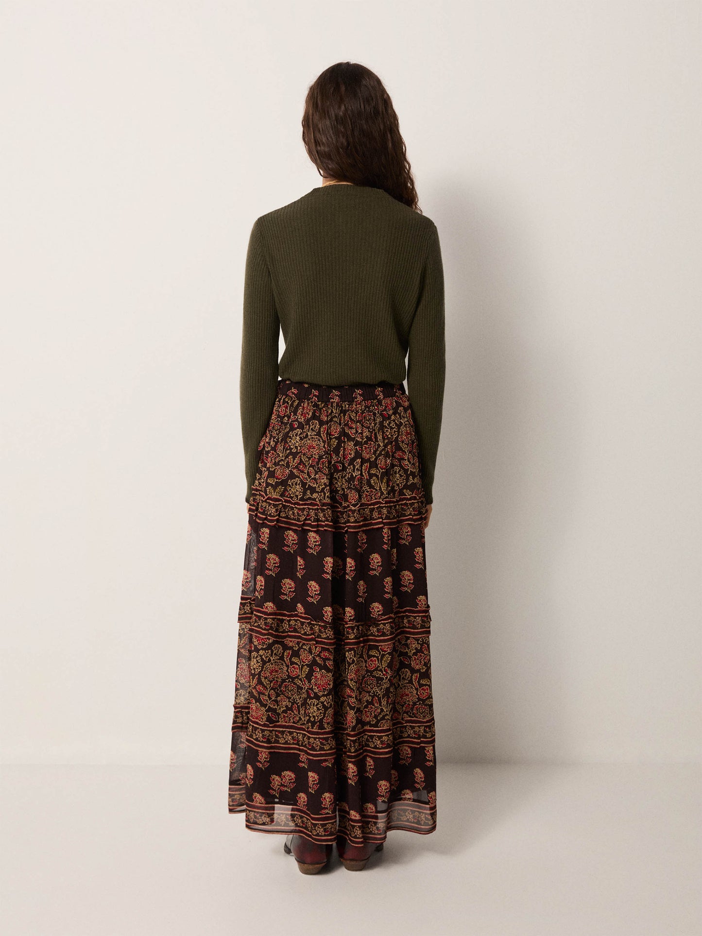 Maison Hotel Orazio skirt back shot
