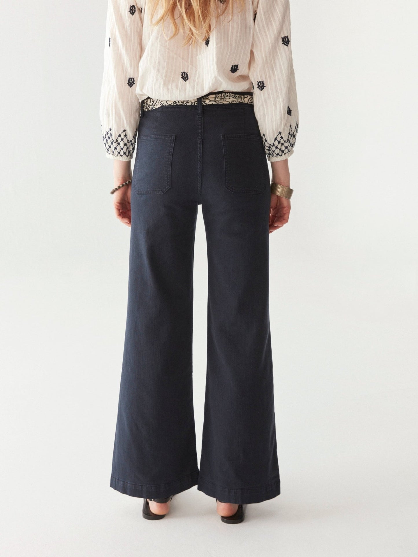 Maison Hotel Edna Pant in navy back shot