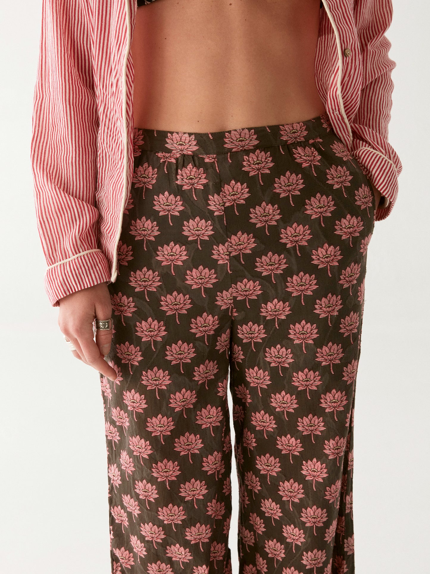 Hugo Pant – Lotus Mondrian