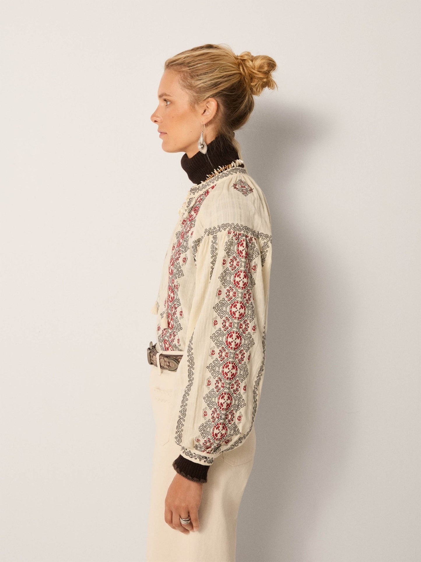 Maison Hotel Virginia Blouse in ecru 4