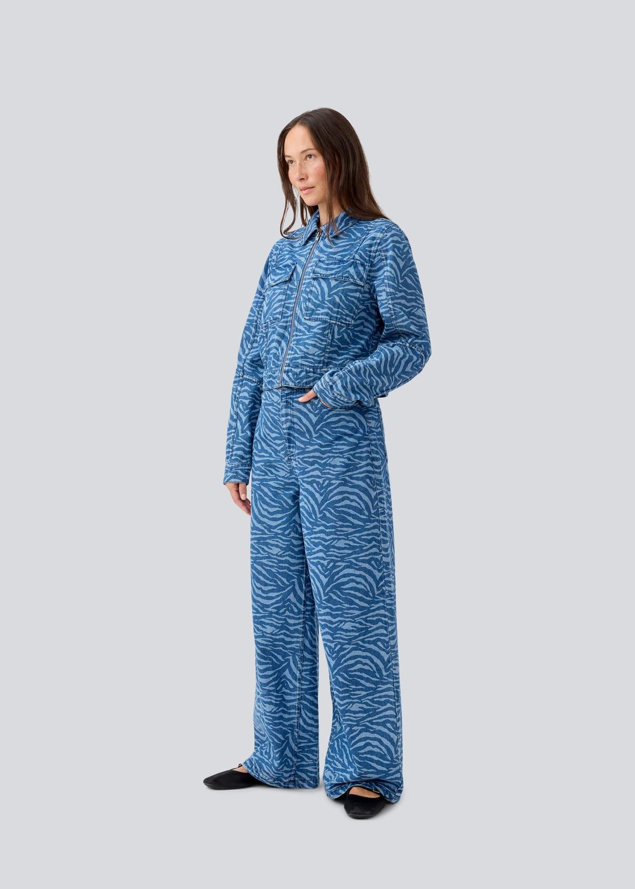Modstrom Mase MD Jacket – Blue Zebra model shot 2 hand in pocket