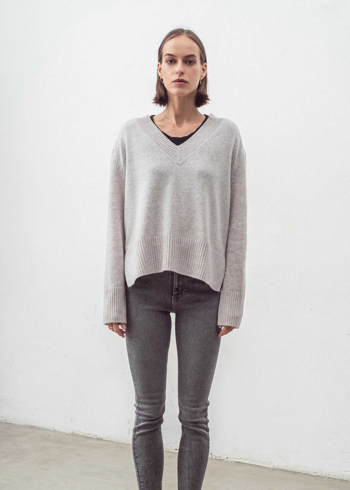 Aleger v-neck sweater in frost