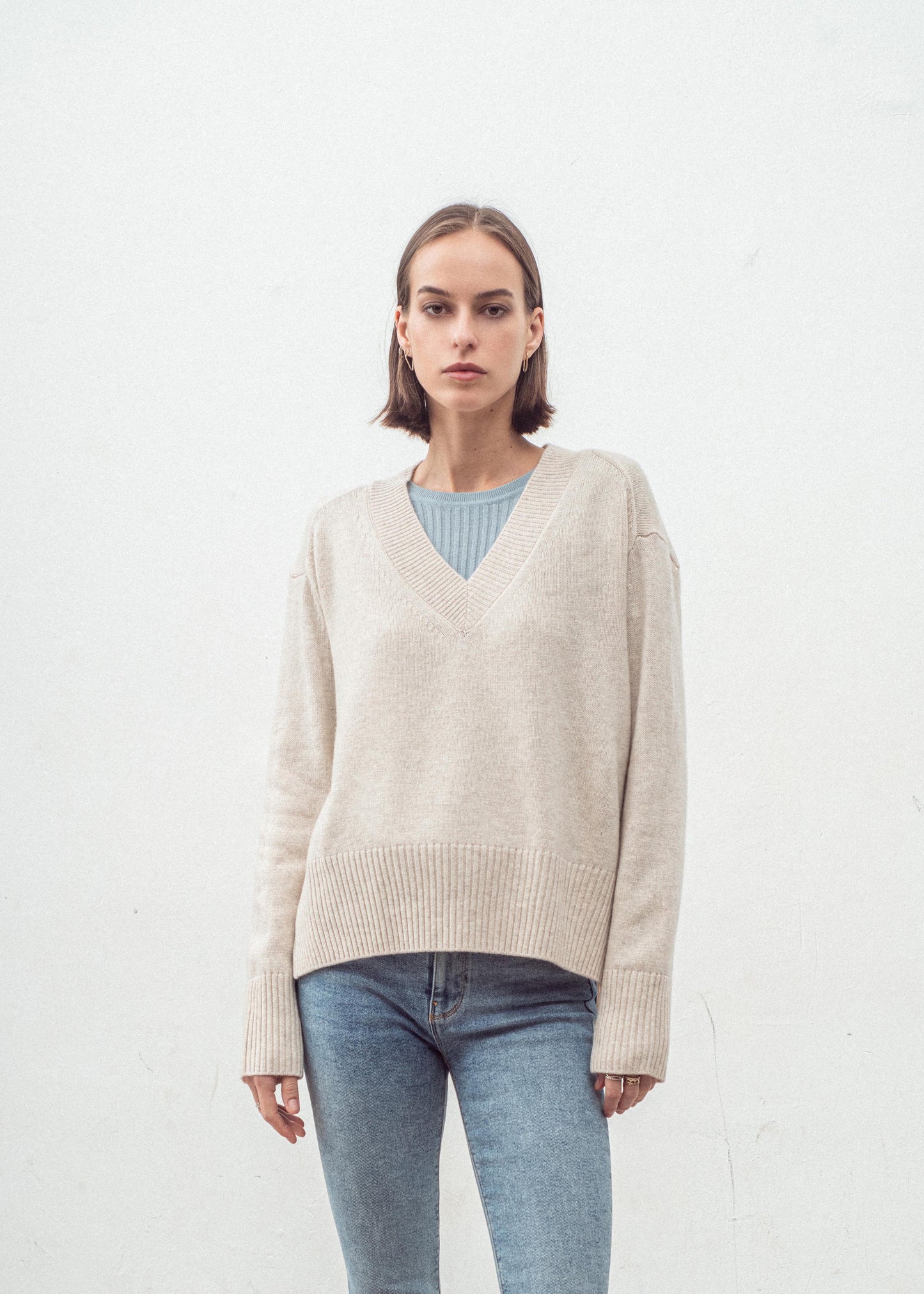 Aleger v-neck sweater shell