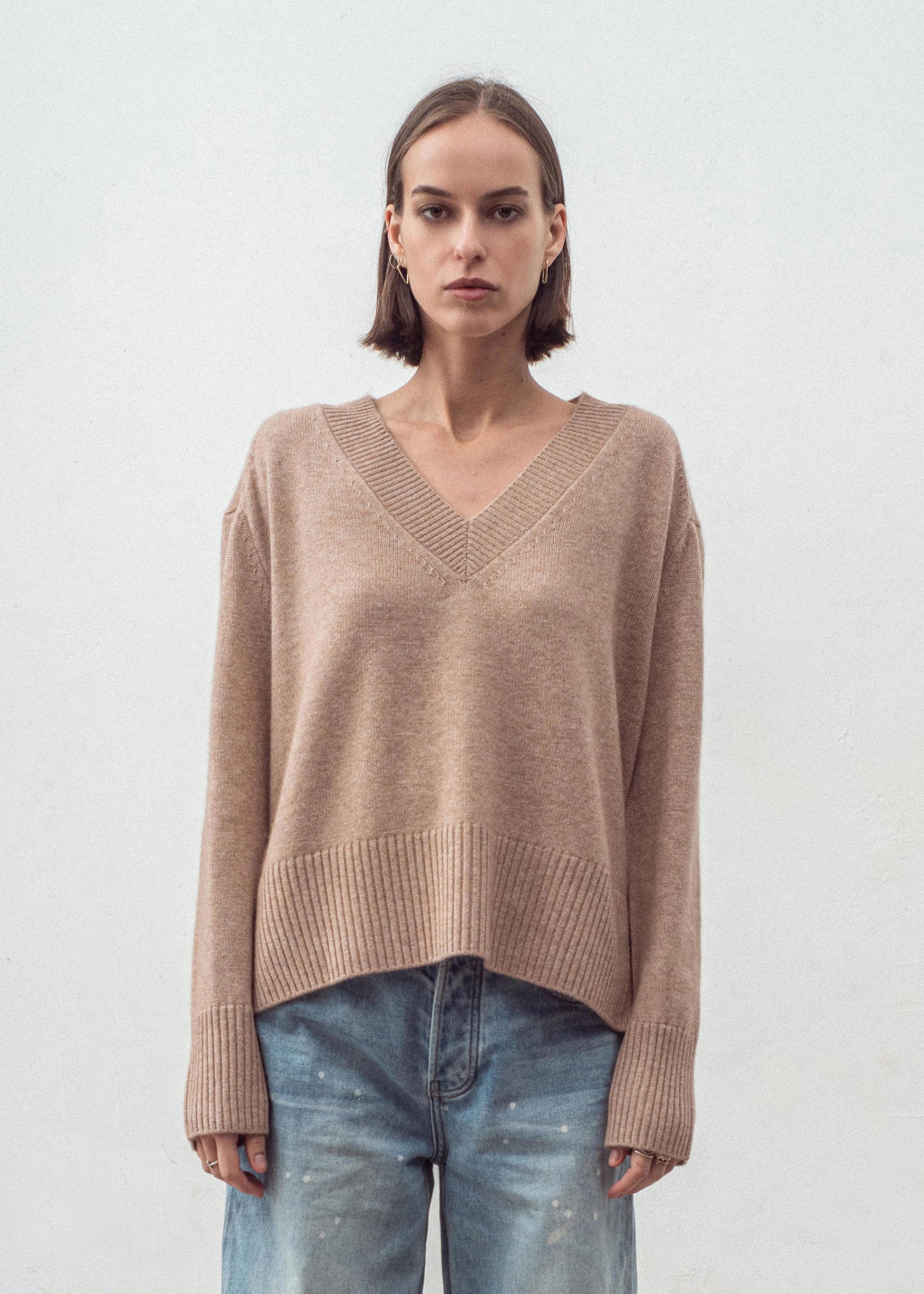 Aleger v-neck sweater in toffee