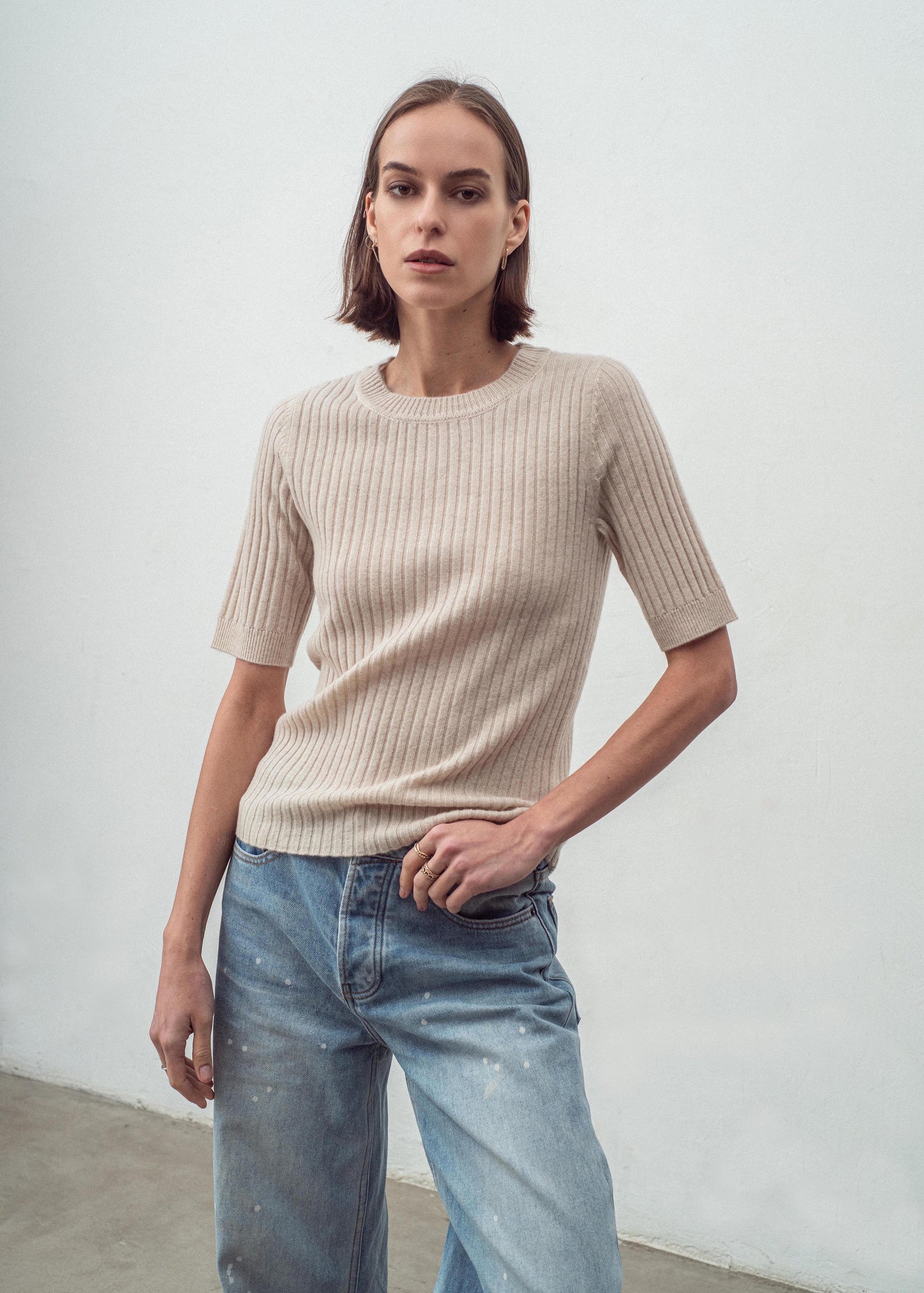 aleger cashmere blend ribbed tee in light shell