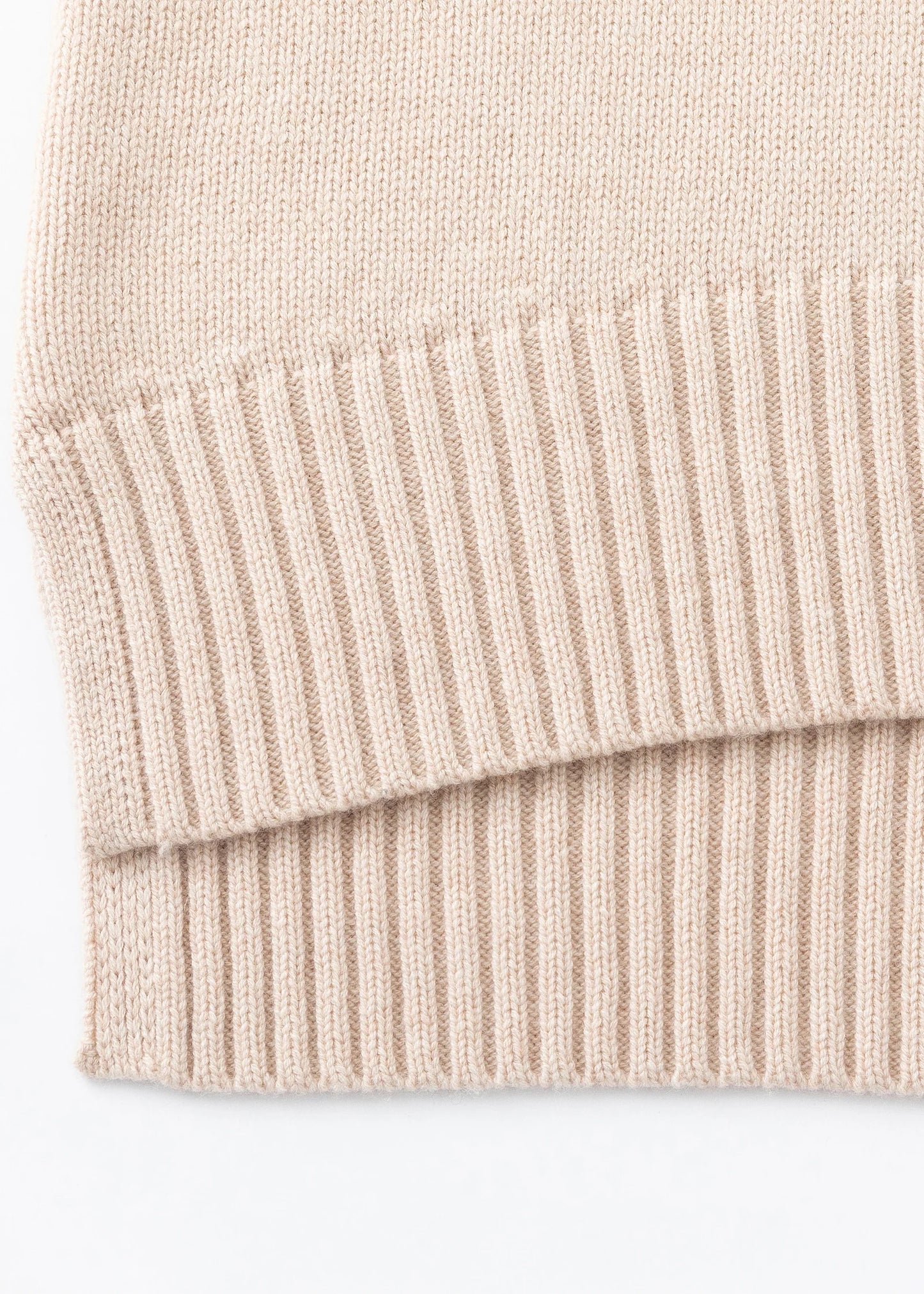 Aleger cashmere jumper N.325 in shell beige ribbed hem detail