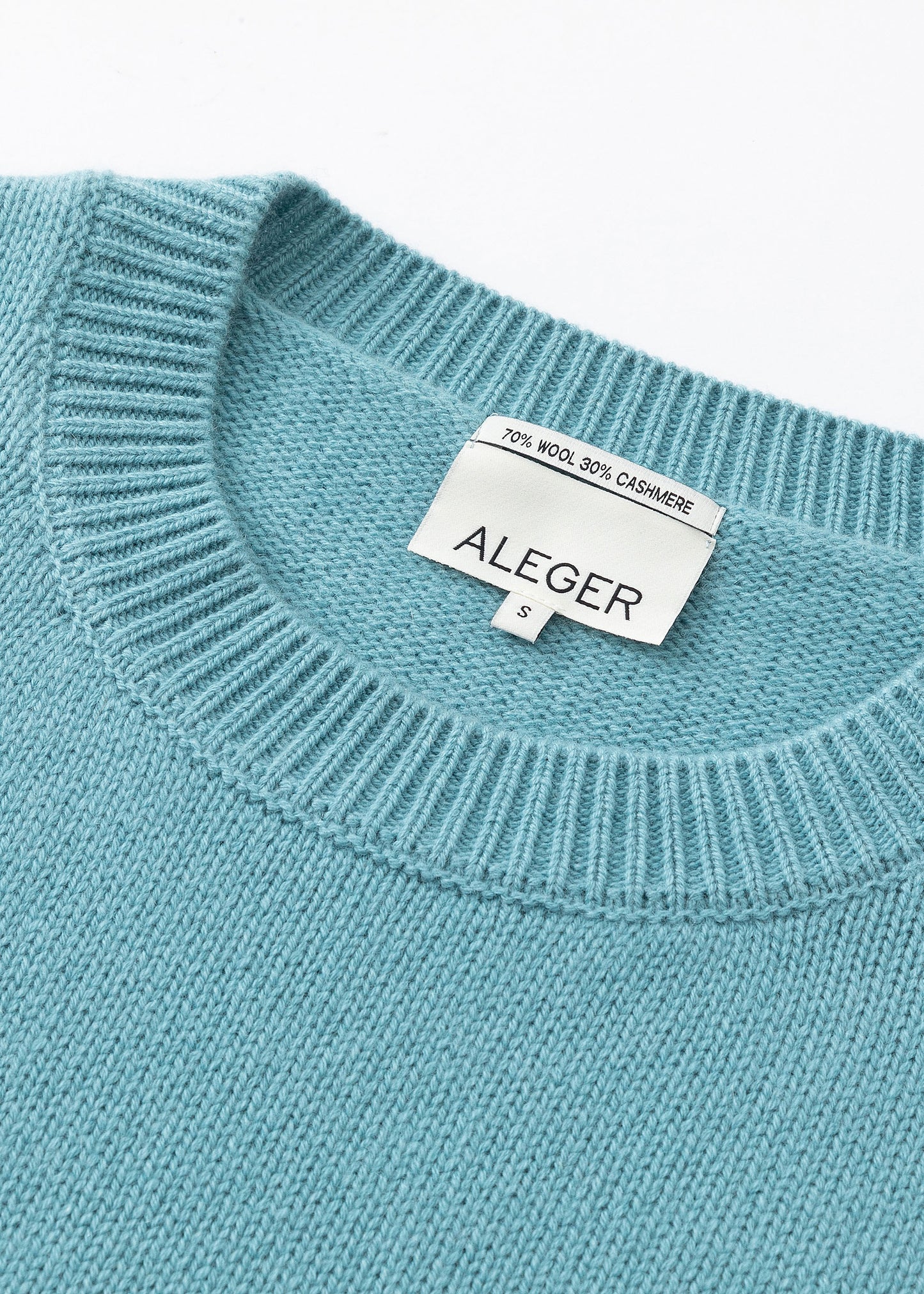 Aleger cashmere sweater in sicily blue neckline