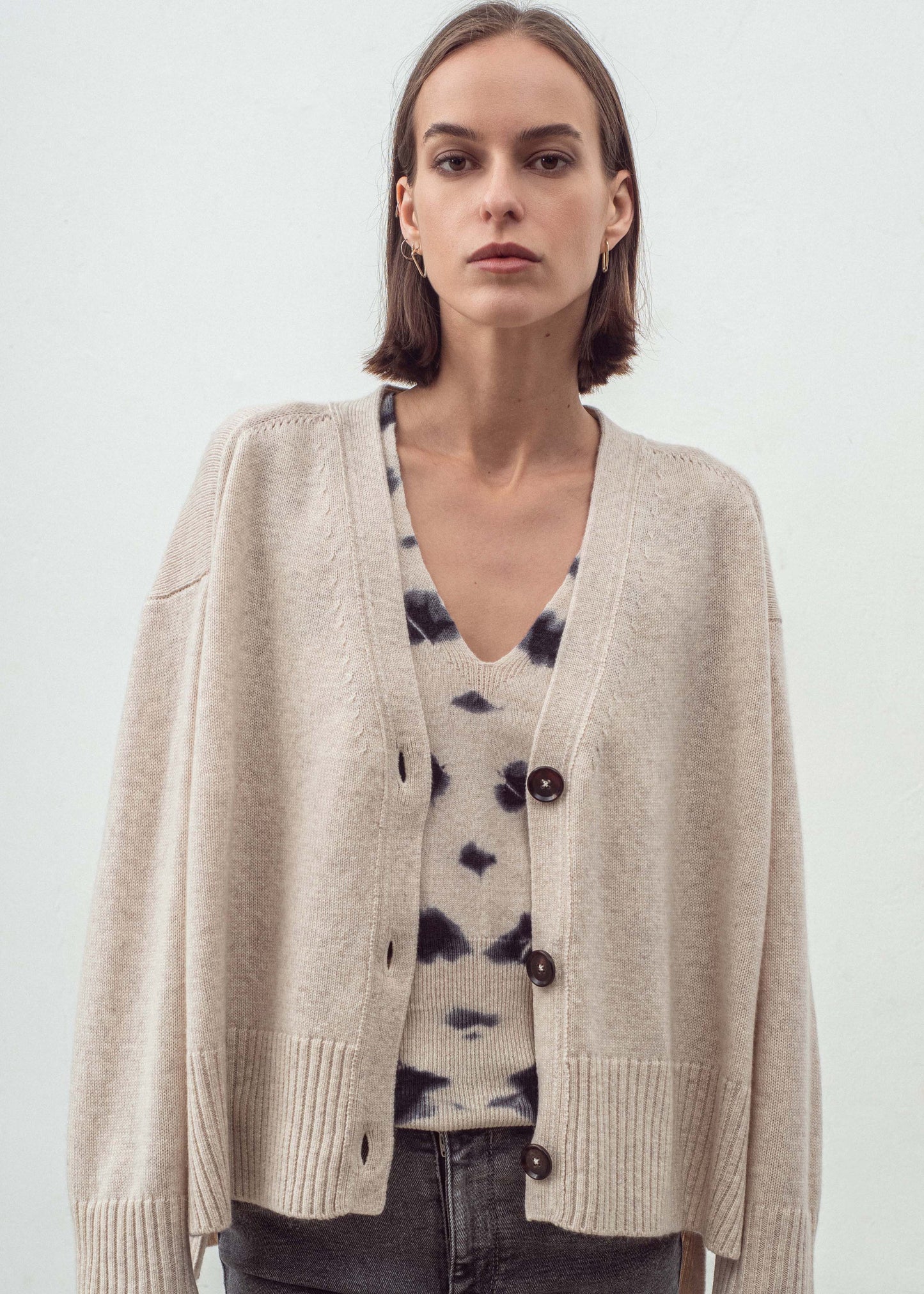 aleger cashmere blend oversized cardi in shell open