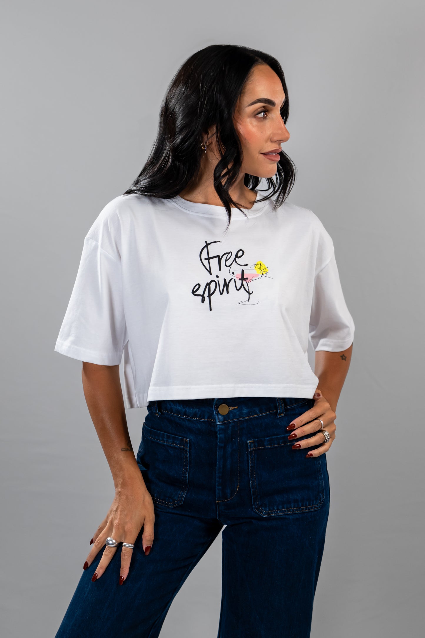 Nina Daisy women's white t-shirt crop