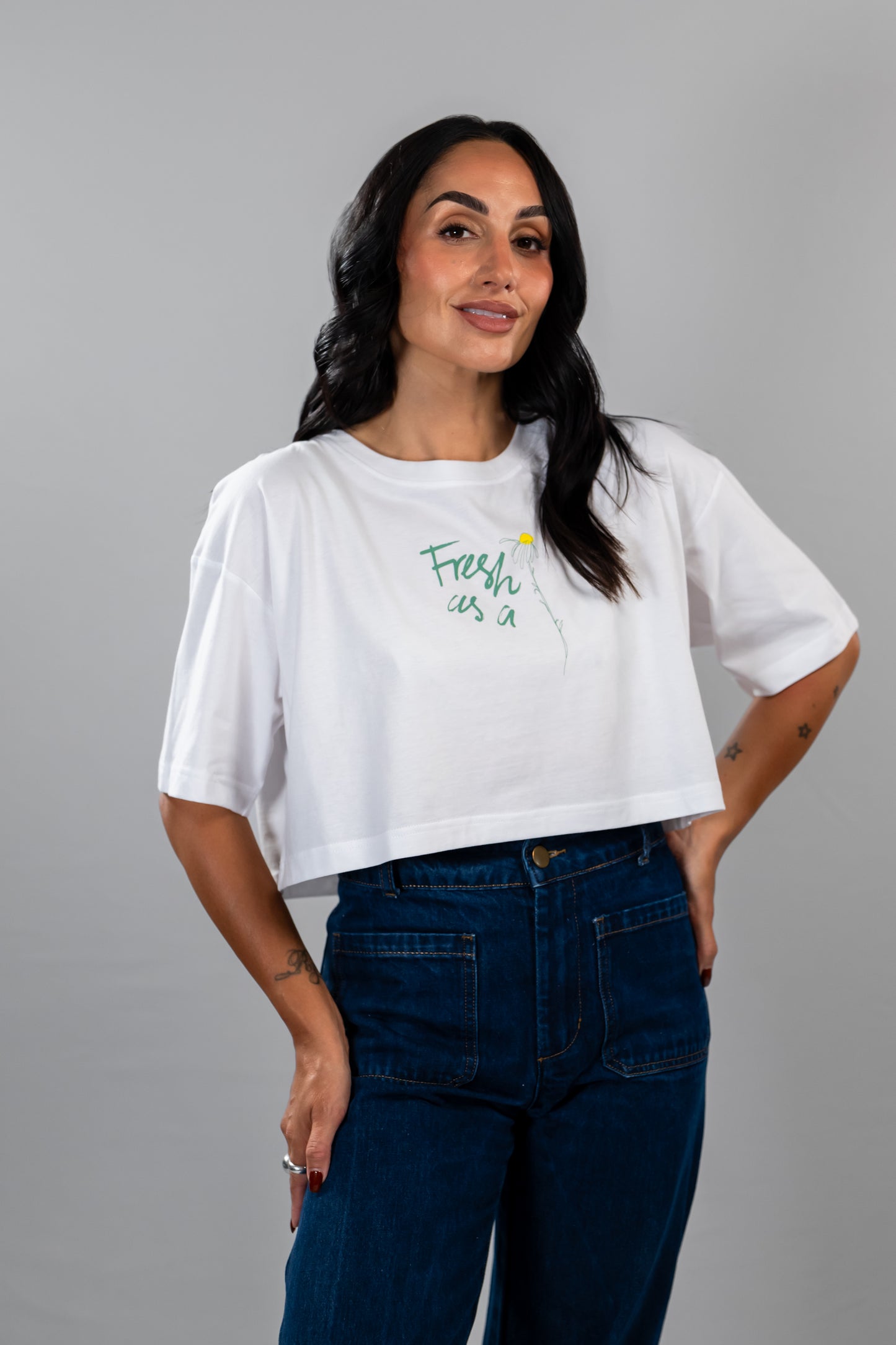Nina Daisy women's white t-shirt crop fresh as a daisy