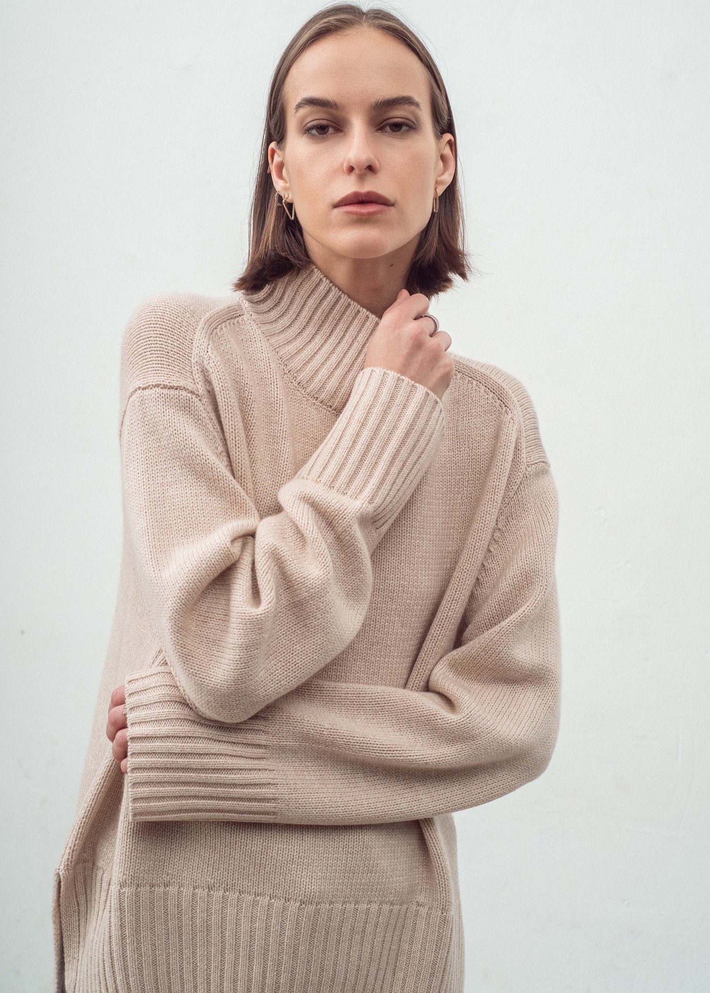 Aleger Cashmere Blend Chunky Polo Jumper – Shell Beige – The Mum Loop