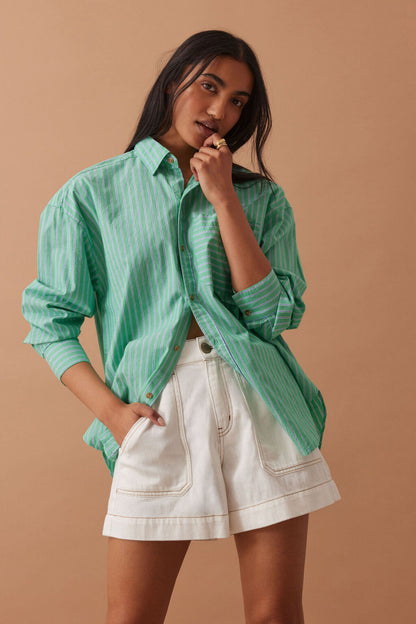 Ceres Life Weekender Short in Fresh Ecru on model 