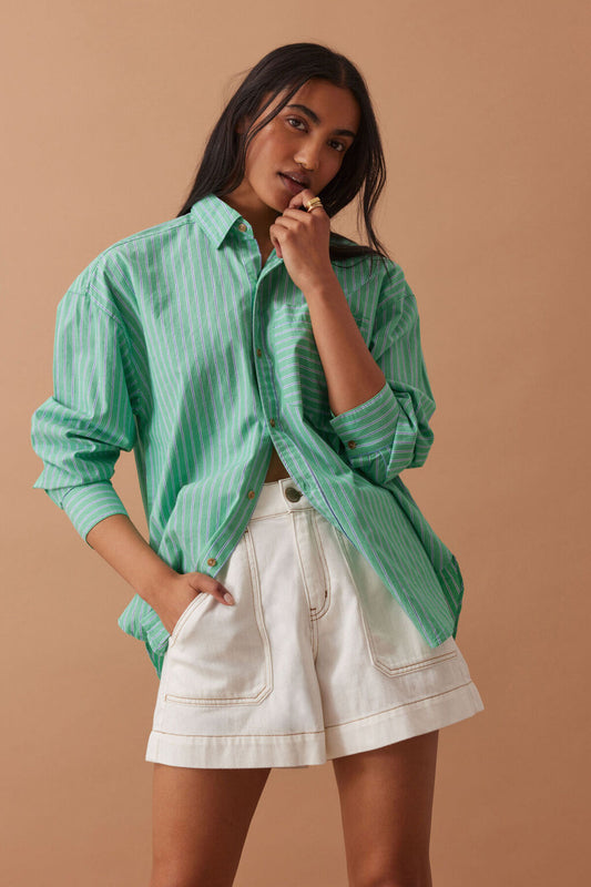 Ceres Life Weekender Short in Fresh Ecru on model 
