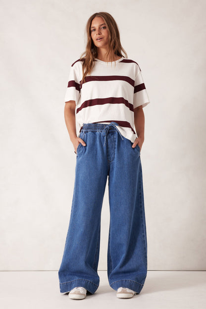 Stevie Slouchy Tee – vanilla/burgundy stripe