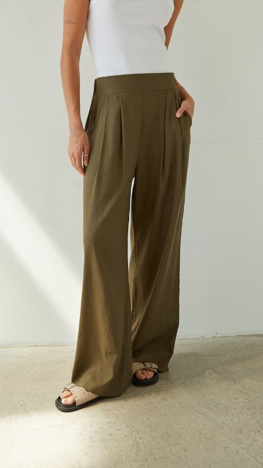 Charli Alexis linen pants in khaki bottom half 
