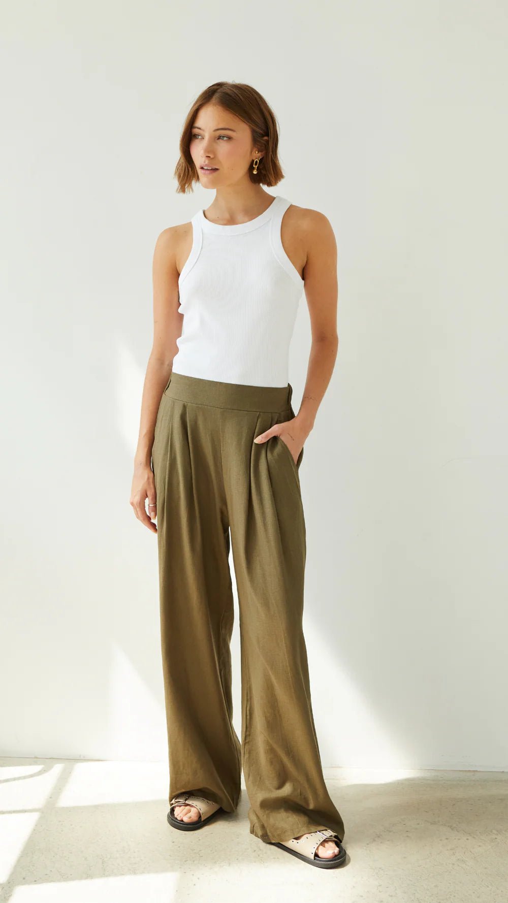 Charli Alexis linen pants in khaki 3