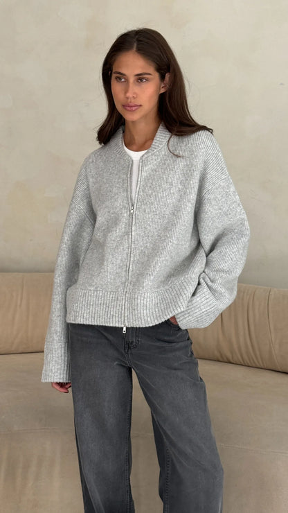 Charli – Zoe cardi in silver hand in pocket