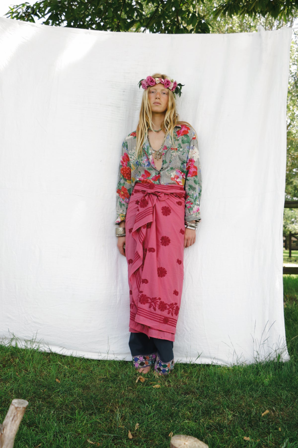 Maison Hotel Piti Shirt in Hulton Soul Noir campaign shot 2