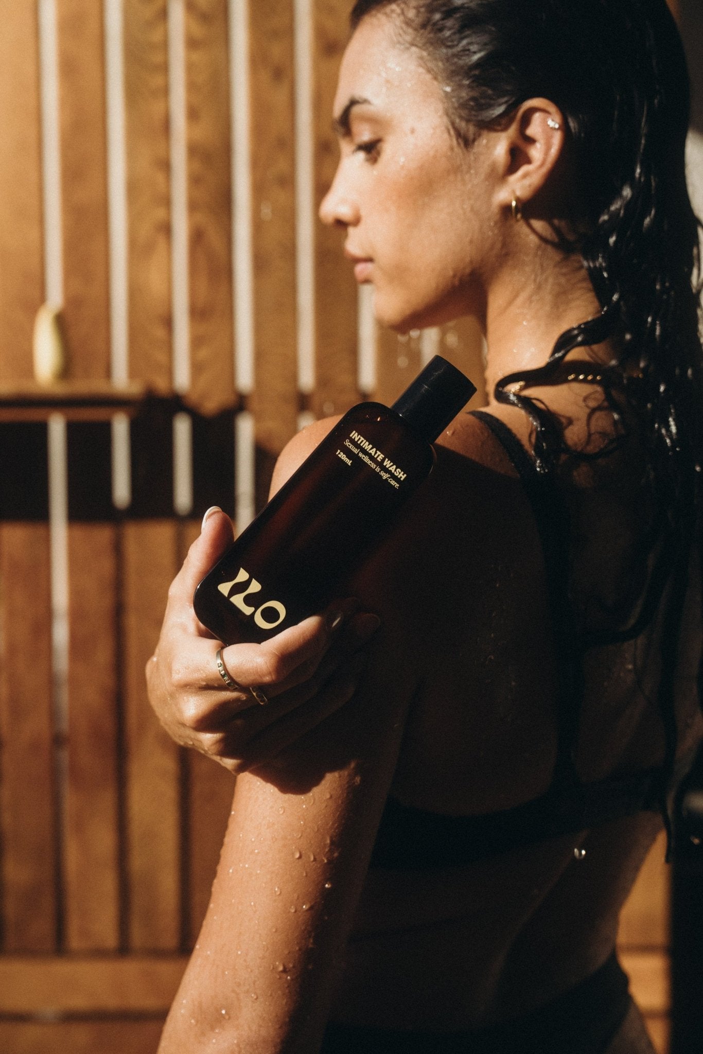 Ilo Wellness intimate wash with model 2