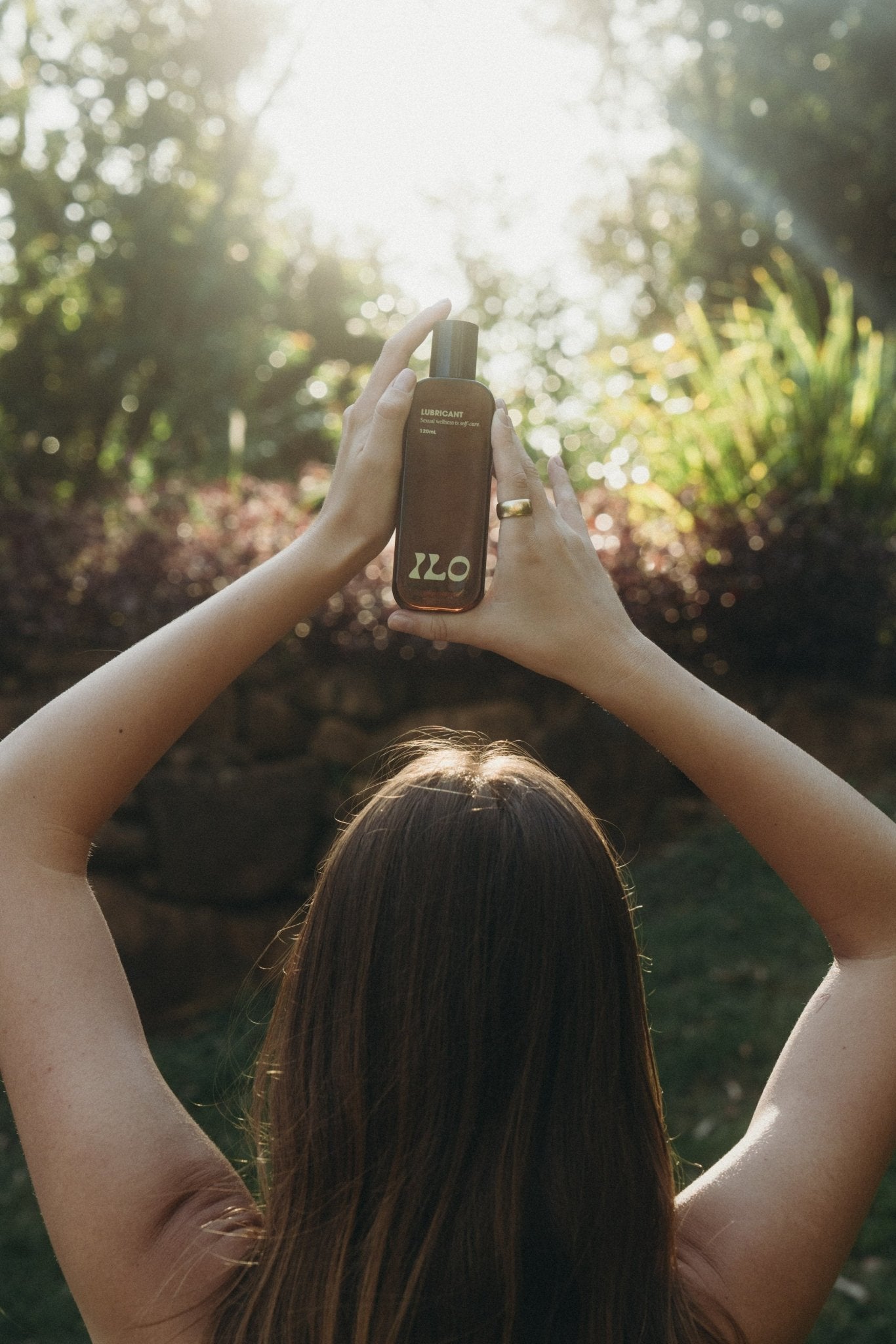 Ilo Wellness water-based lubricant with model