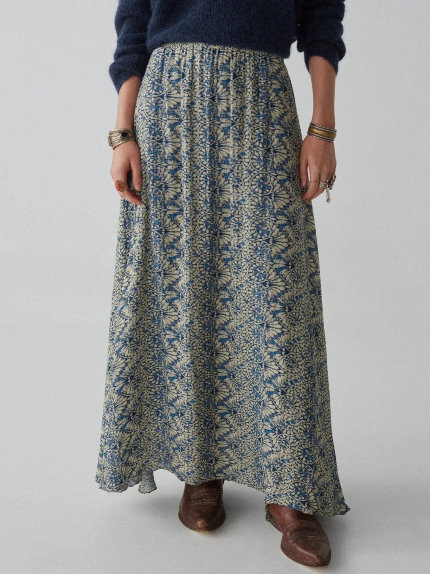 Maison Hotel Ines skirt front on image 2