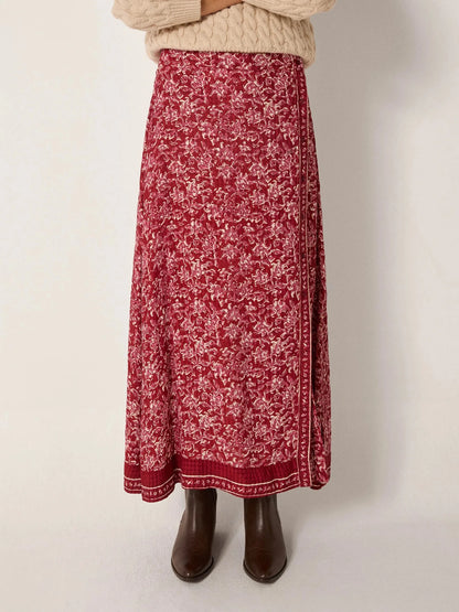 Maison Hotel Lana Skirt red lion 1