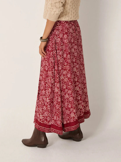 Maison Hotel Lana Skirt red lion 4