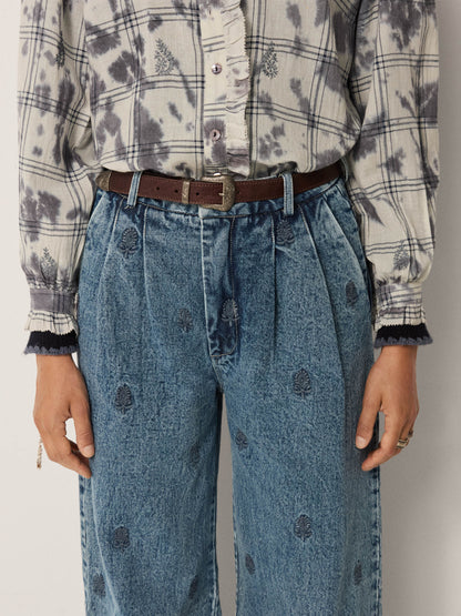 Maison Hotel Paco Pants in Hamptons blue close up