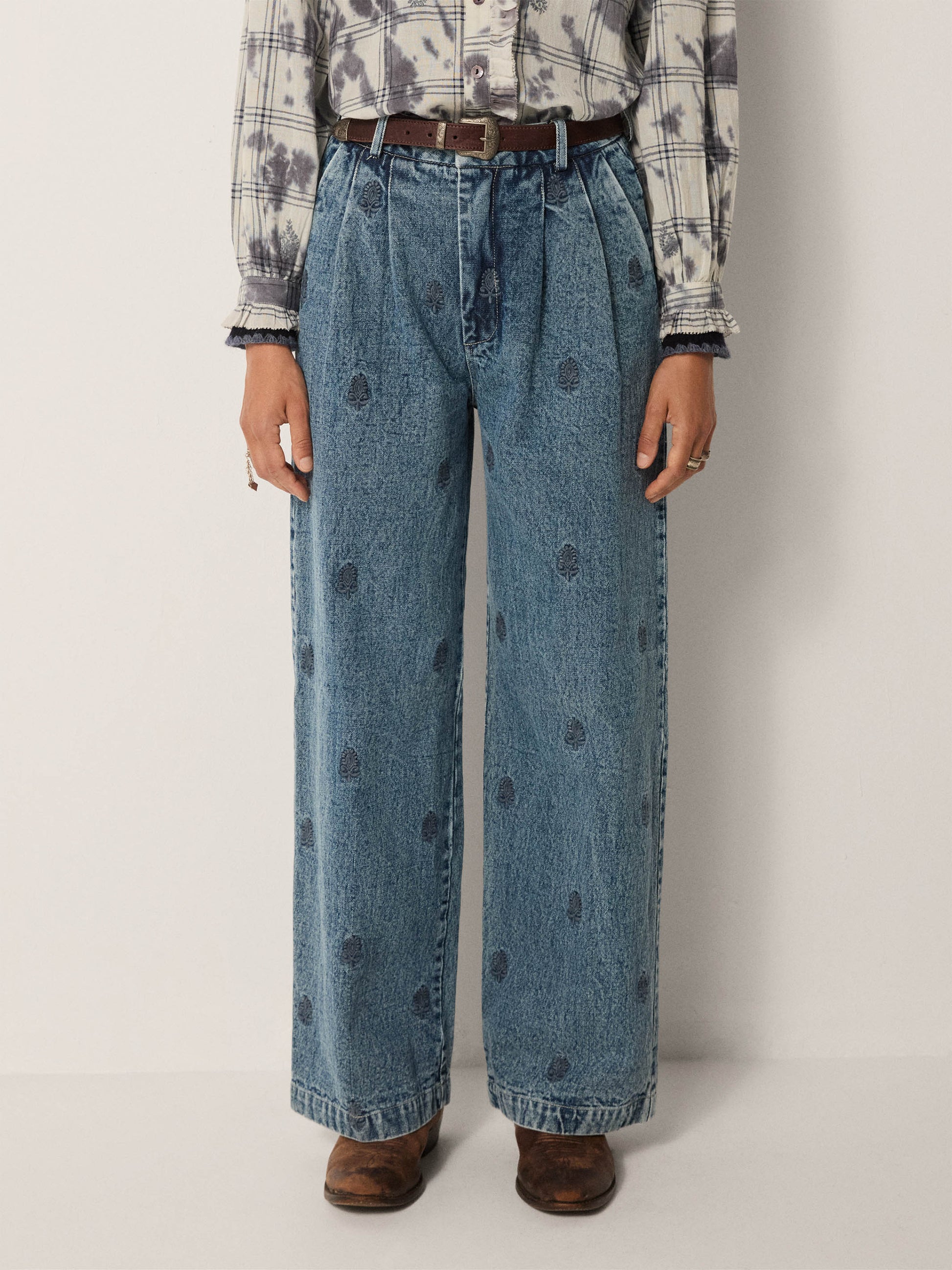 Maison Hotel Paco Pants in Hamptons blue 1