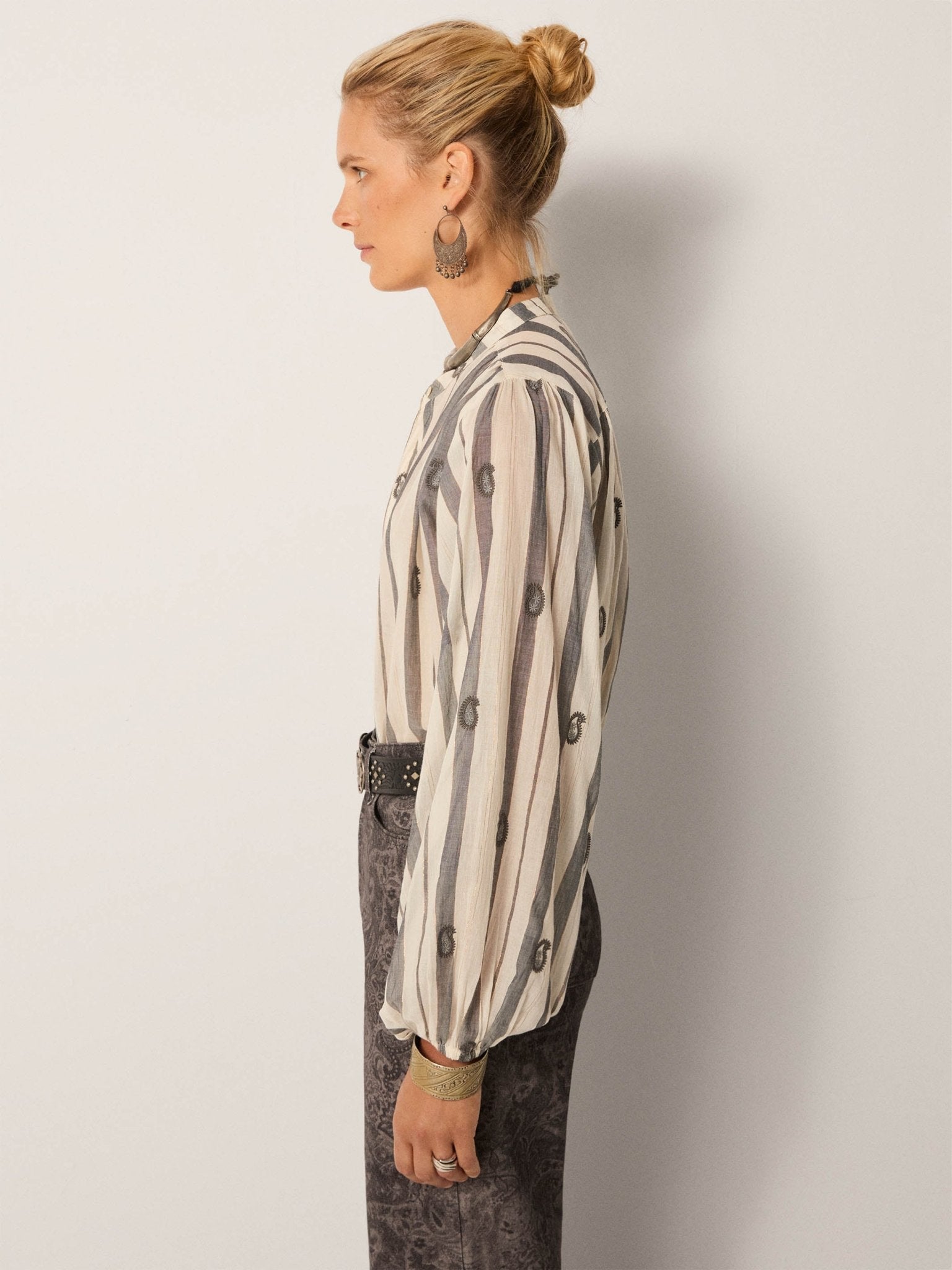 Maison Hotel Perla Blouse Ivory Paisley 4