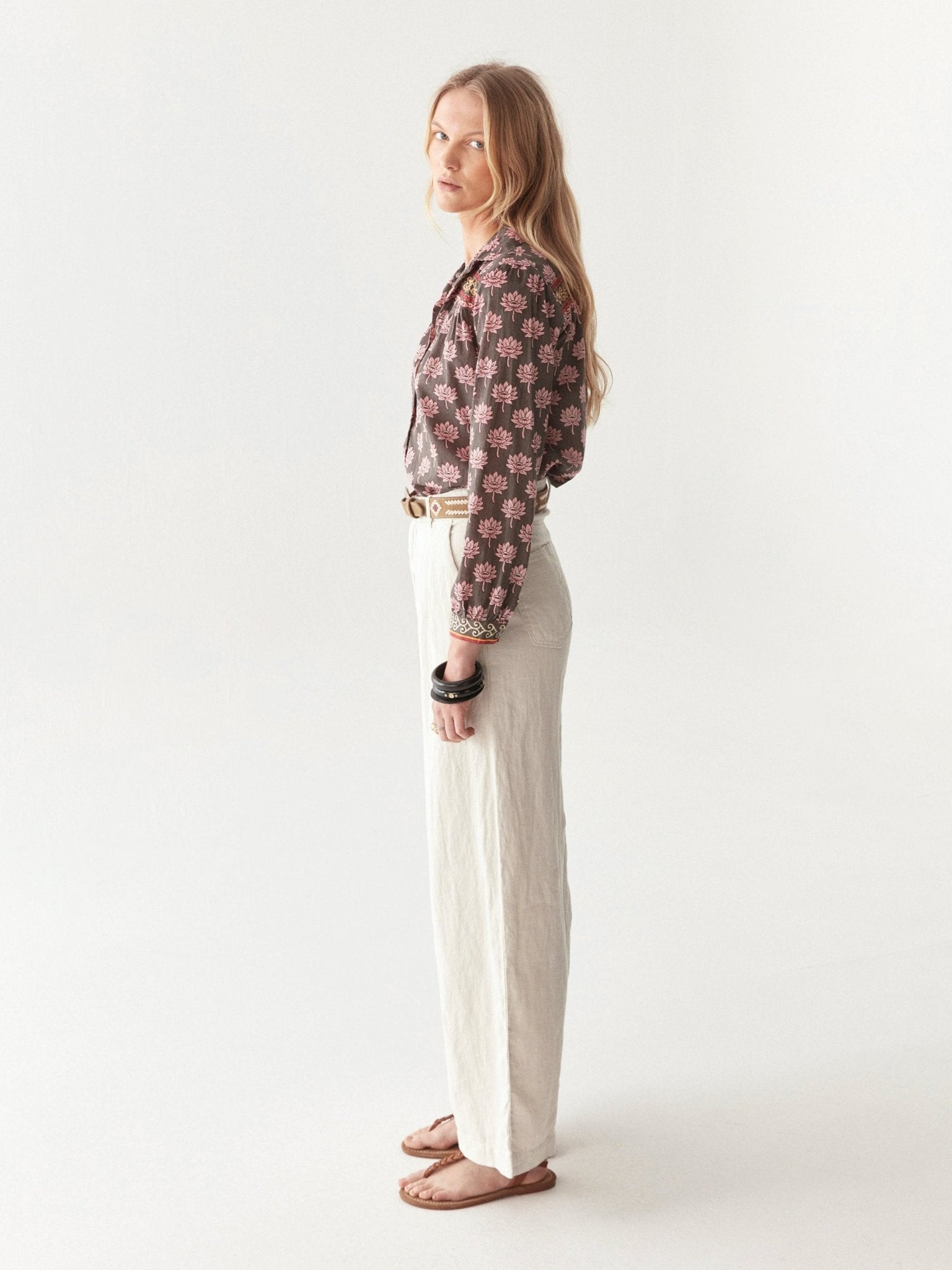 Maison Hotel Cohen Blouse – Lotus Mondrian on model side on