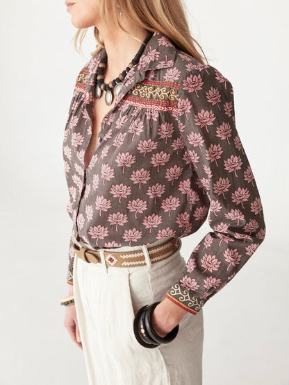 Maison Hotel Cohen Blouse – Lotus Mondrian on model 2