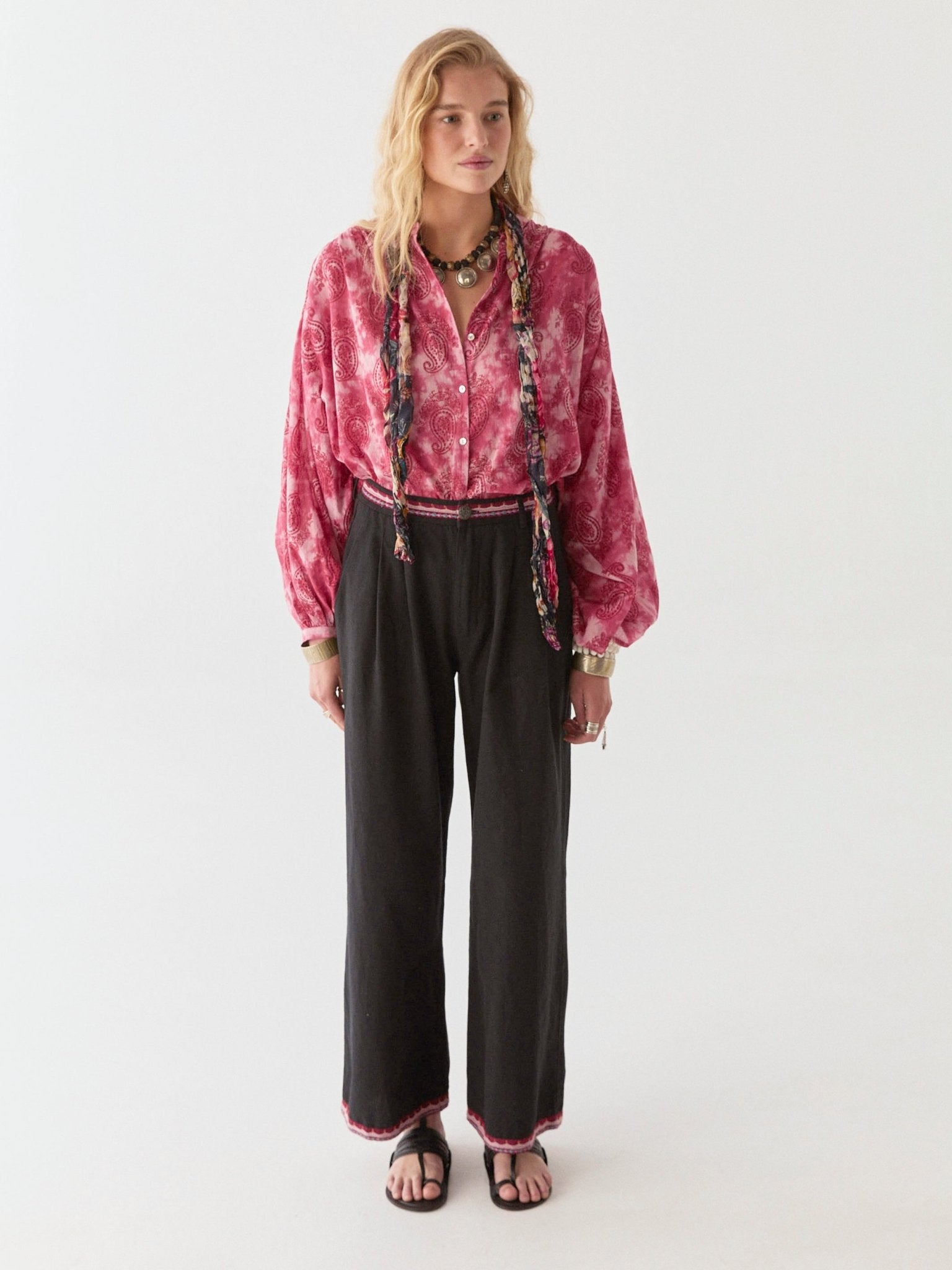 Maison Hotel Naty Blouse – Paisley Dream on model 2