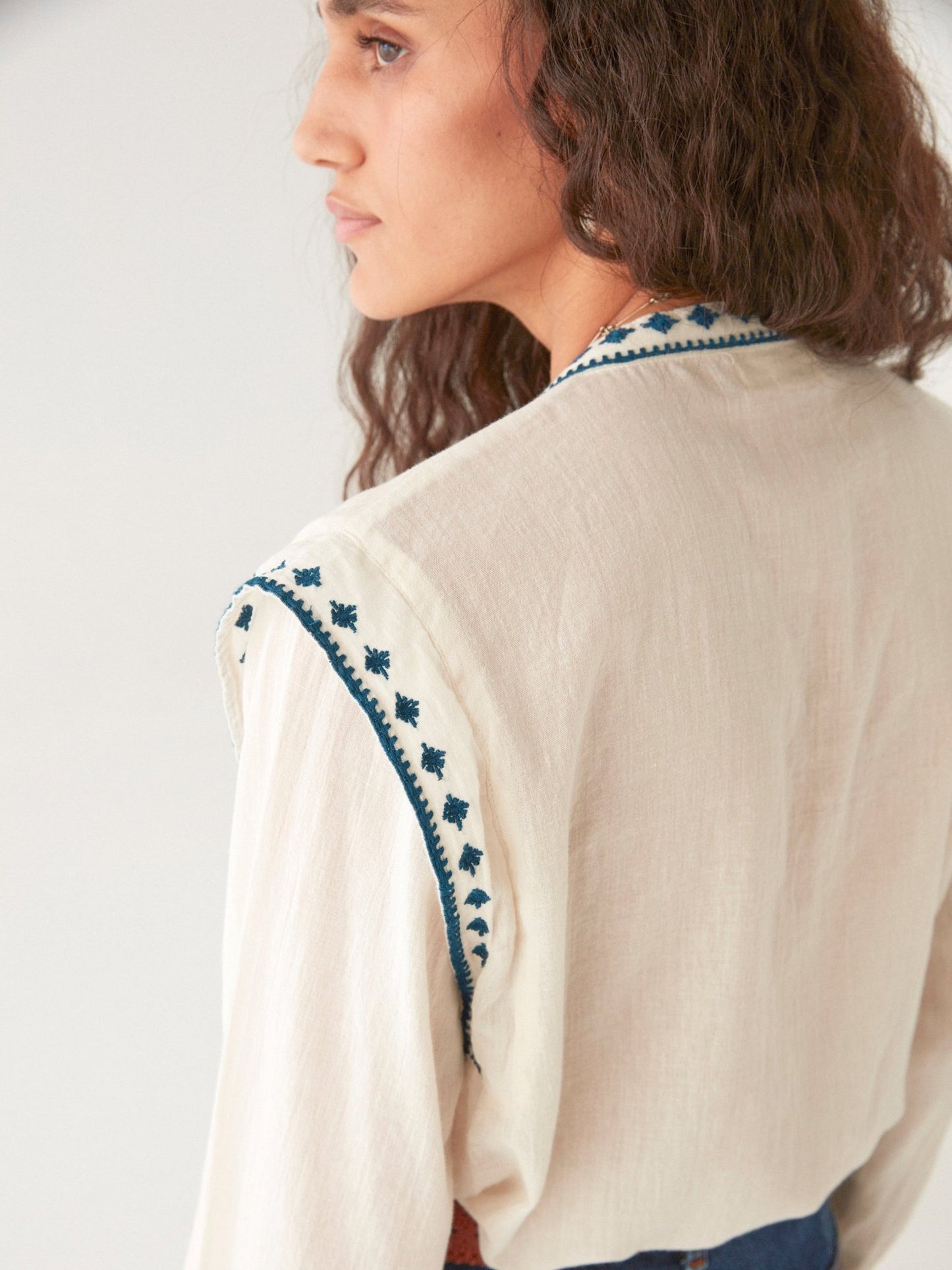 Maison Hotel Philippa Blouse in Panna Cotta shoulder seam close up