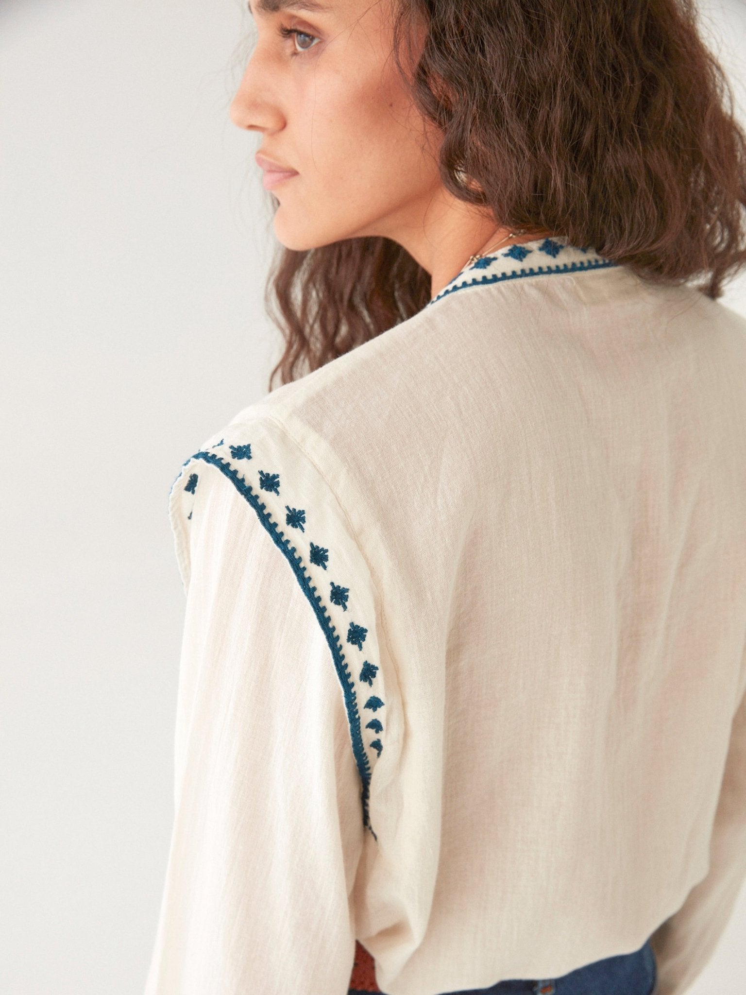 Maison Hotel Philippa Blouse in Panna Cotta shoulder seam close up