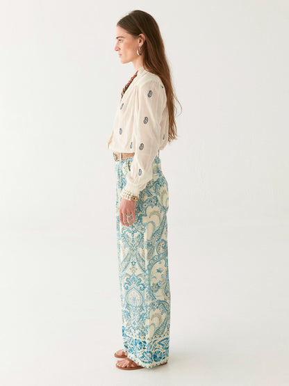 Maison Hotel Dylan Blouse in ivory side on full length