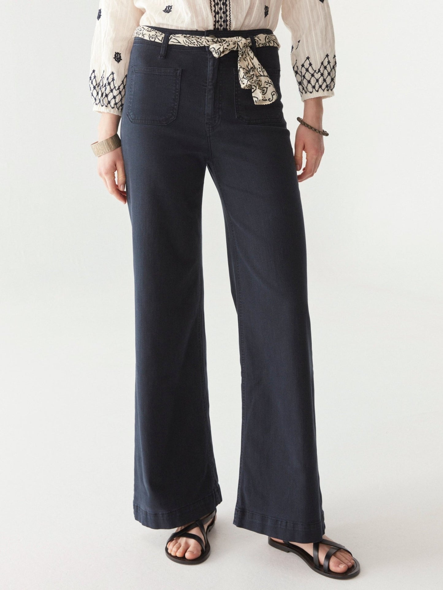 Maison Hotel Sybille Blouse blue lagoon full length bottoms