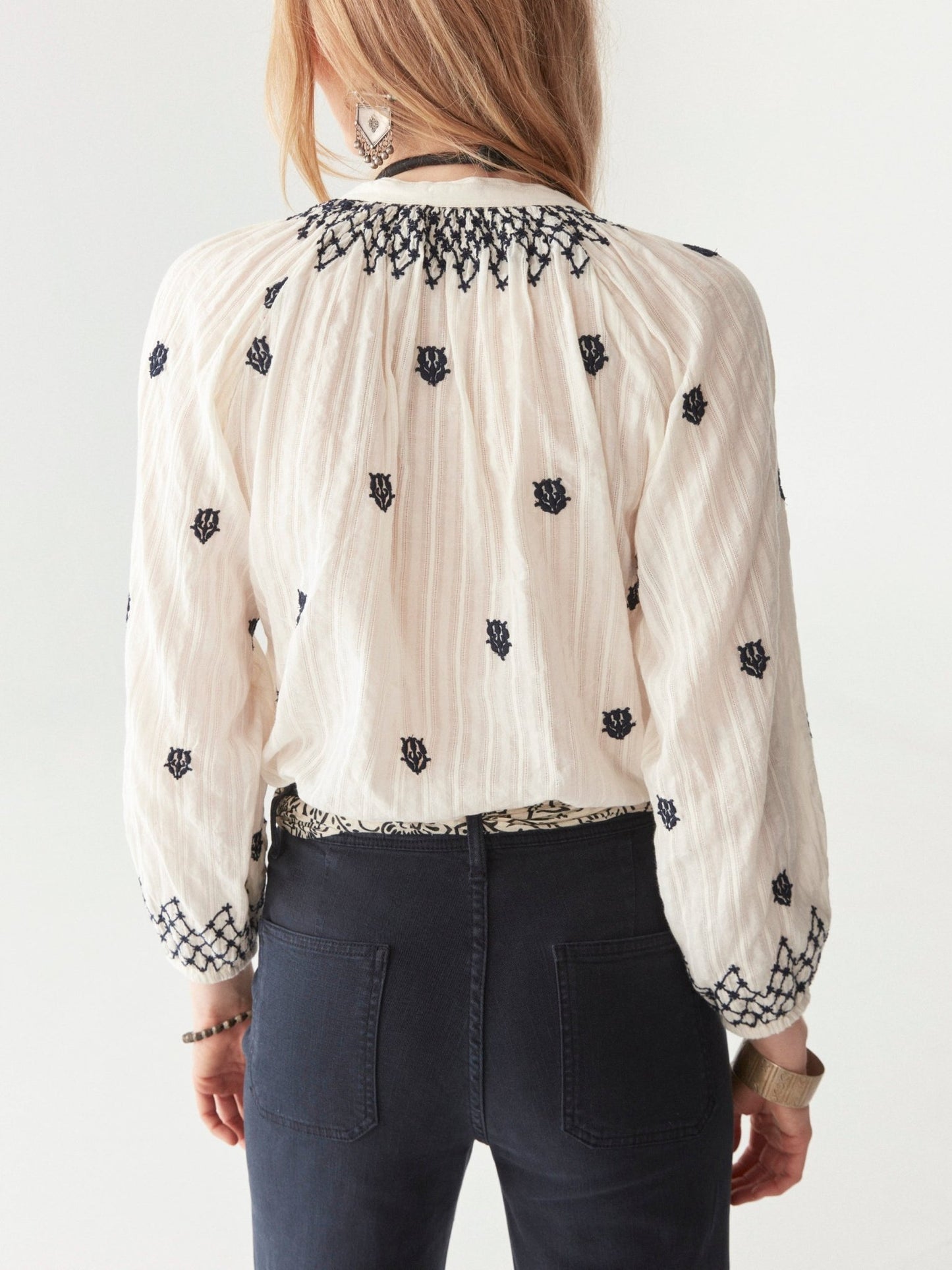 Maison Hotel Sybille Blouse blue lagoon back shot close up 