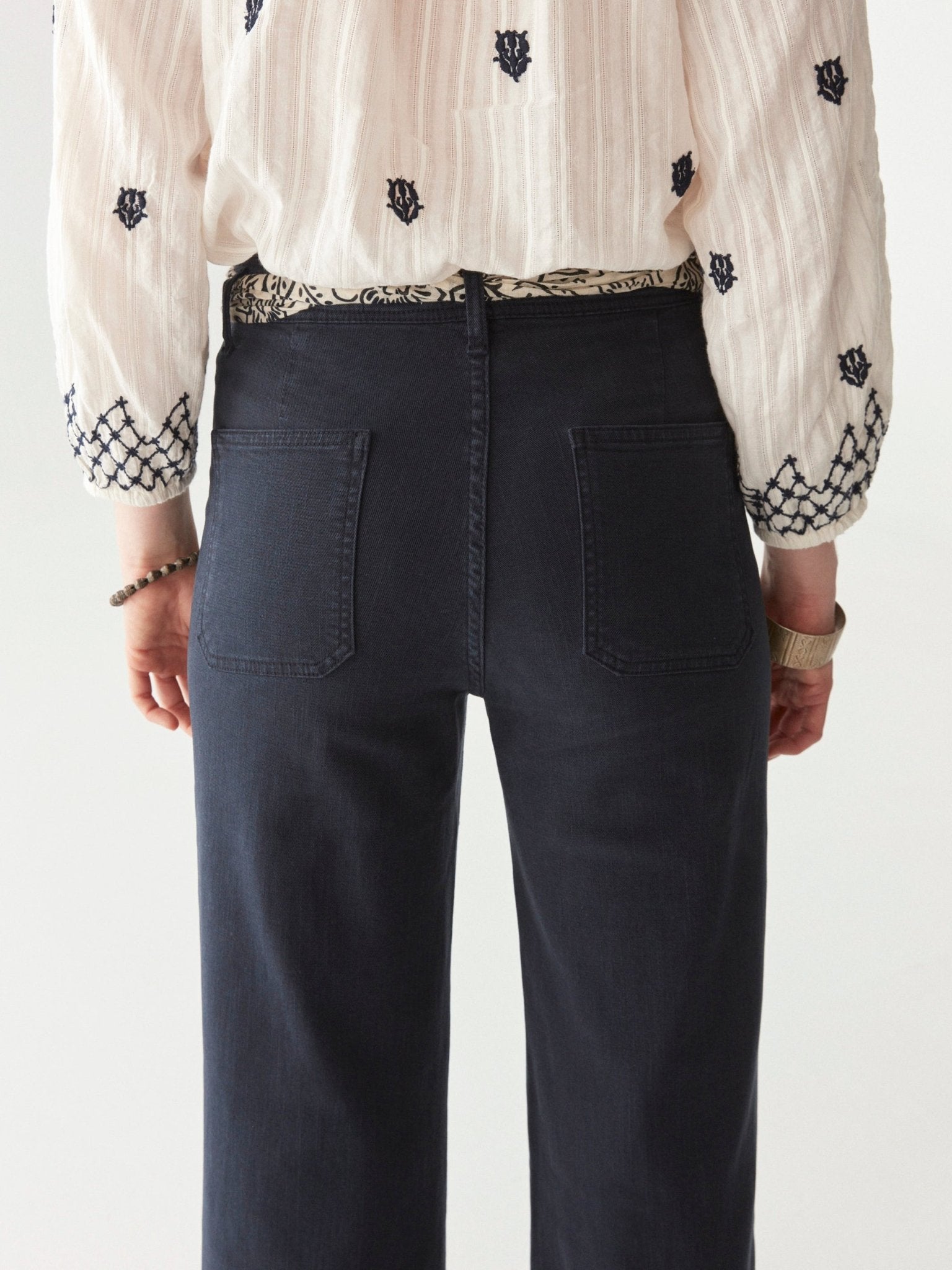 Maison Hotel Sybille Blouse blue lagoon close up of shirt and Edna pants